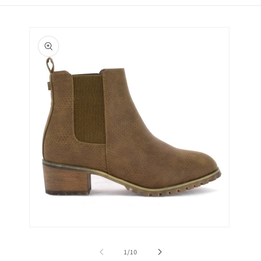 Seven7 Harper Oak ankle boots size 8 NWOT NIB 2”heel